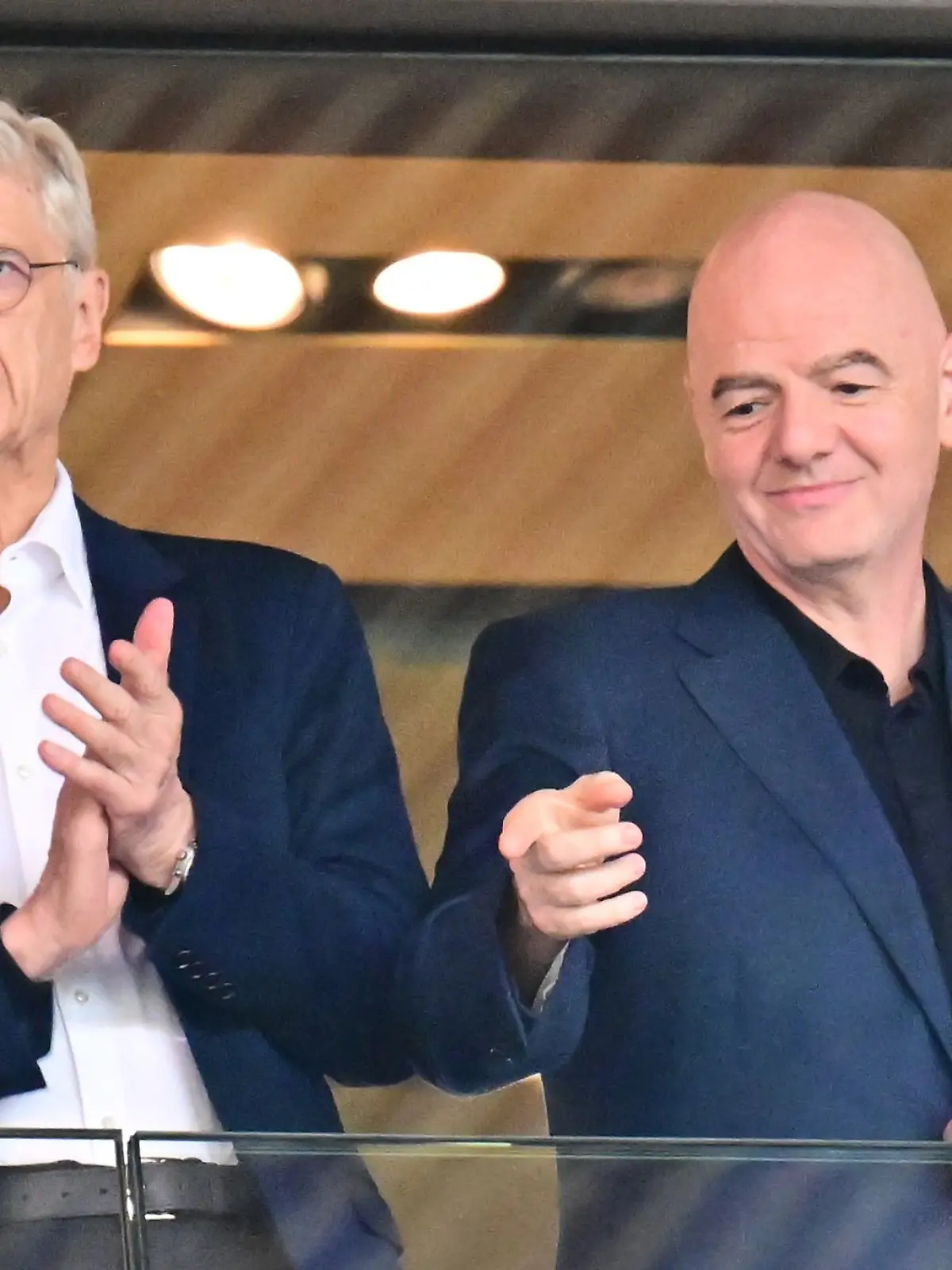 Bild zu: "Infantino offen für Änderung von Abseitsregel"