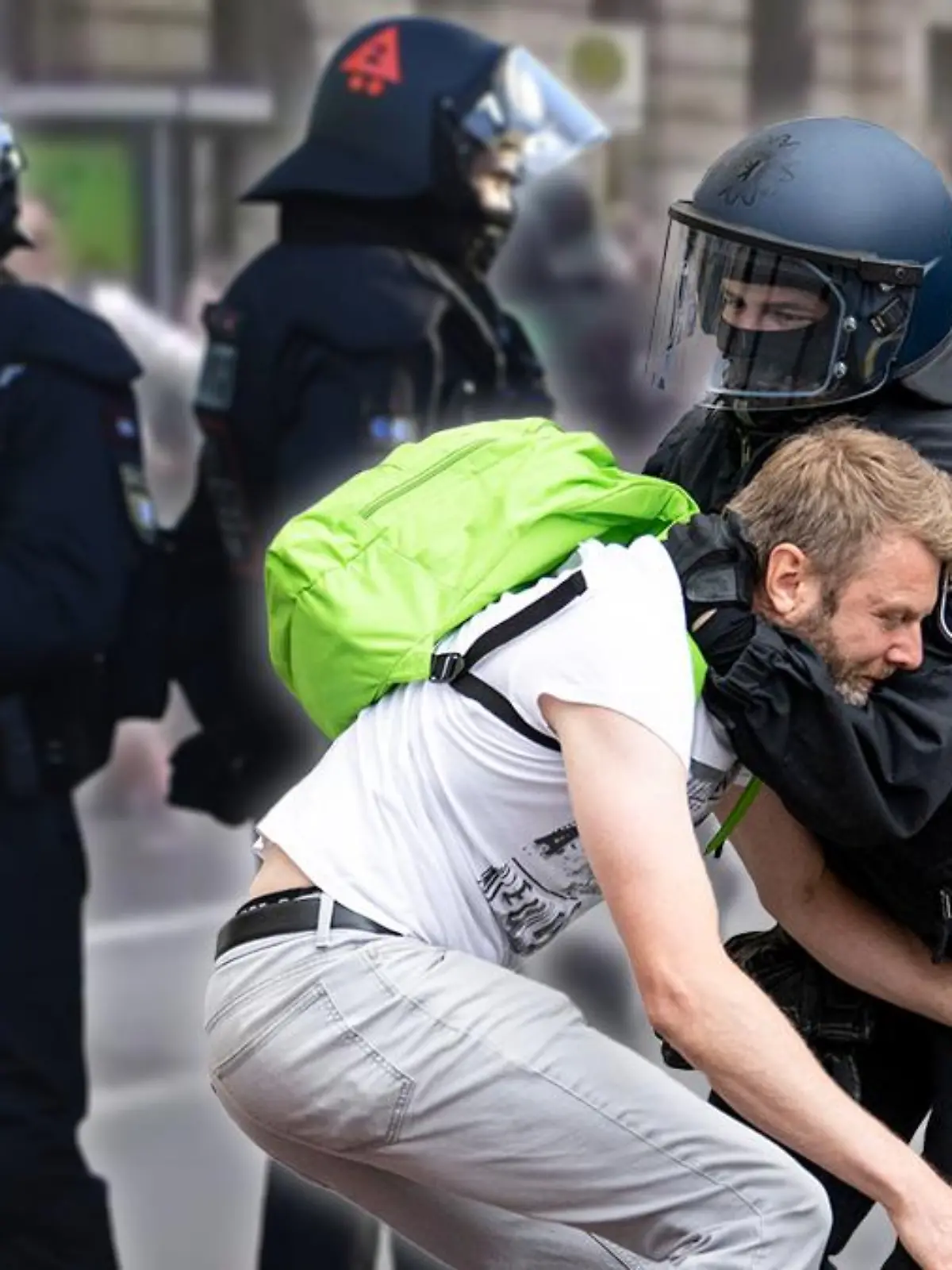 Berliner Polizei löst "Querdenker"-Versammlung auf