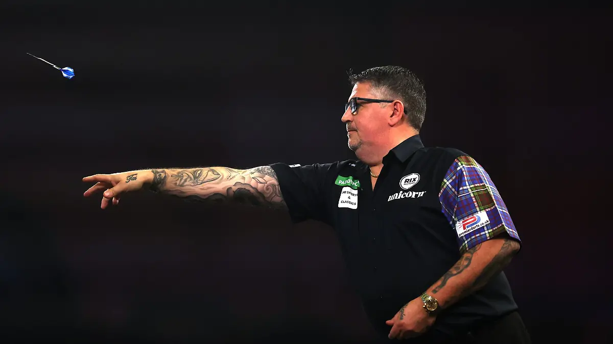 Duell-der-Darts-Riesen-Anderson-wirft-van-Gerwen-raus