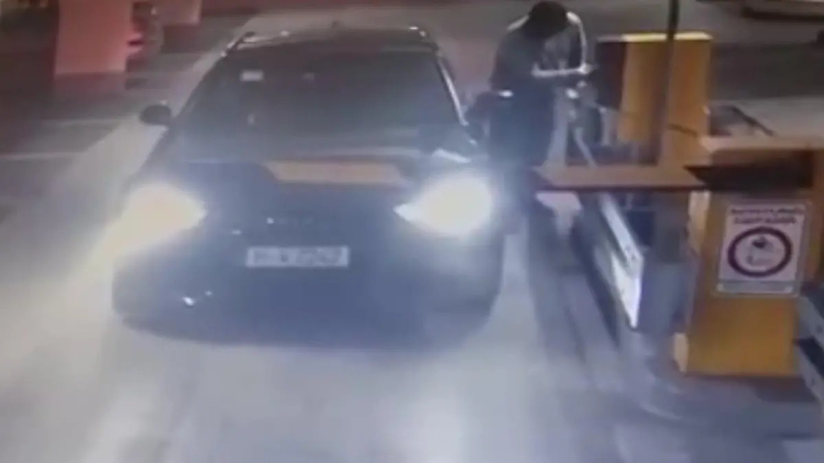 Millionen-Coup von Gelsenkirchen! Hier fliehen die Panzerknacker mit der fetten Beute Sie zahlen sogar noch im Parkhaus