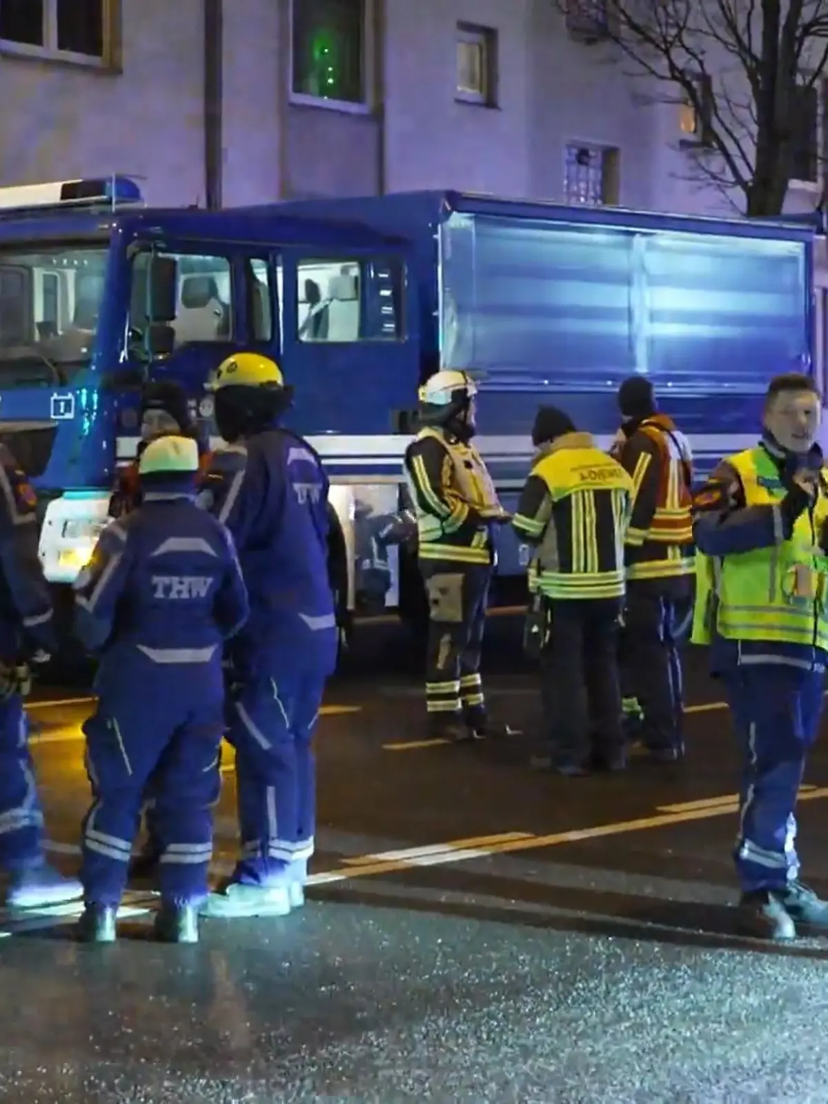 Bild zu: "Silvester unter Spannung – Polizei und Feuerwehr rüsten sich für mögliche Krawalle"