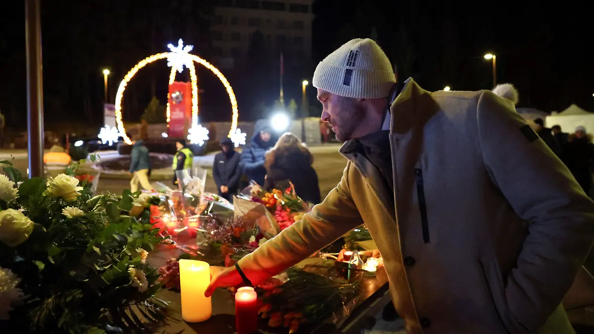 In Crans-Montana (Schweiz) sind an Neujahr 2026 mindestens 40 Menschen nach einem Feuer in der Bar „Le Constellation” ums Leben gekommen.