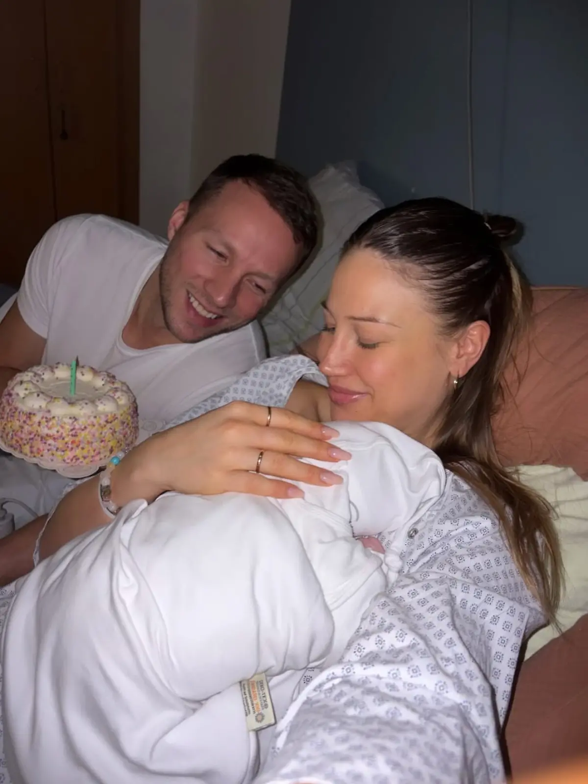 Lulu Lewe bringt Neujahr einen kleinen Sohn zur Welt.