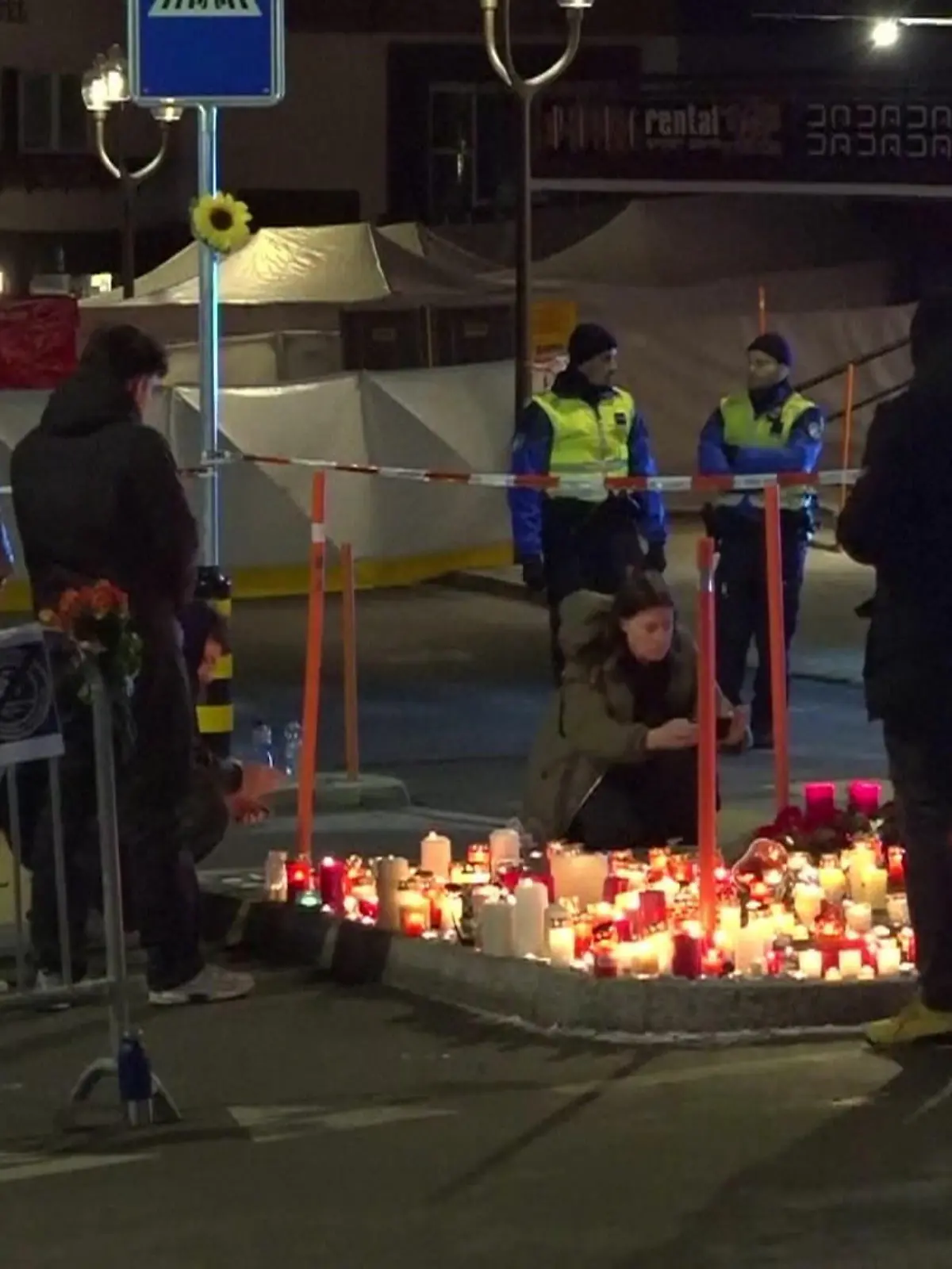 Bild zu: "Große Trauer um die Opfer von Crans-Montana"