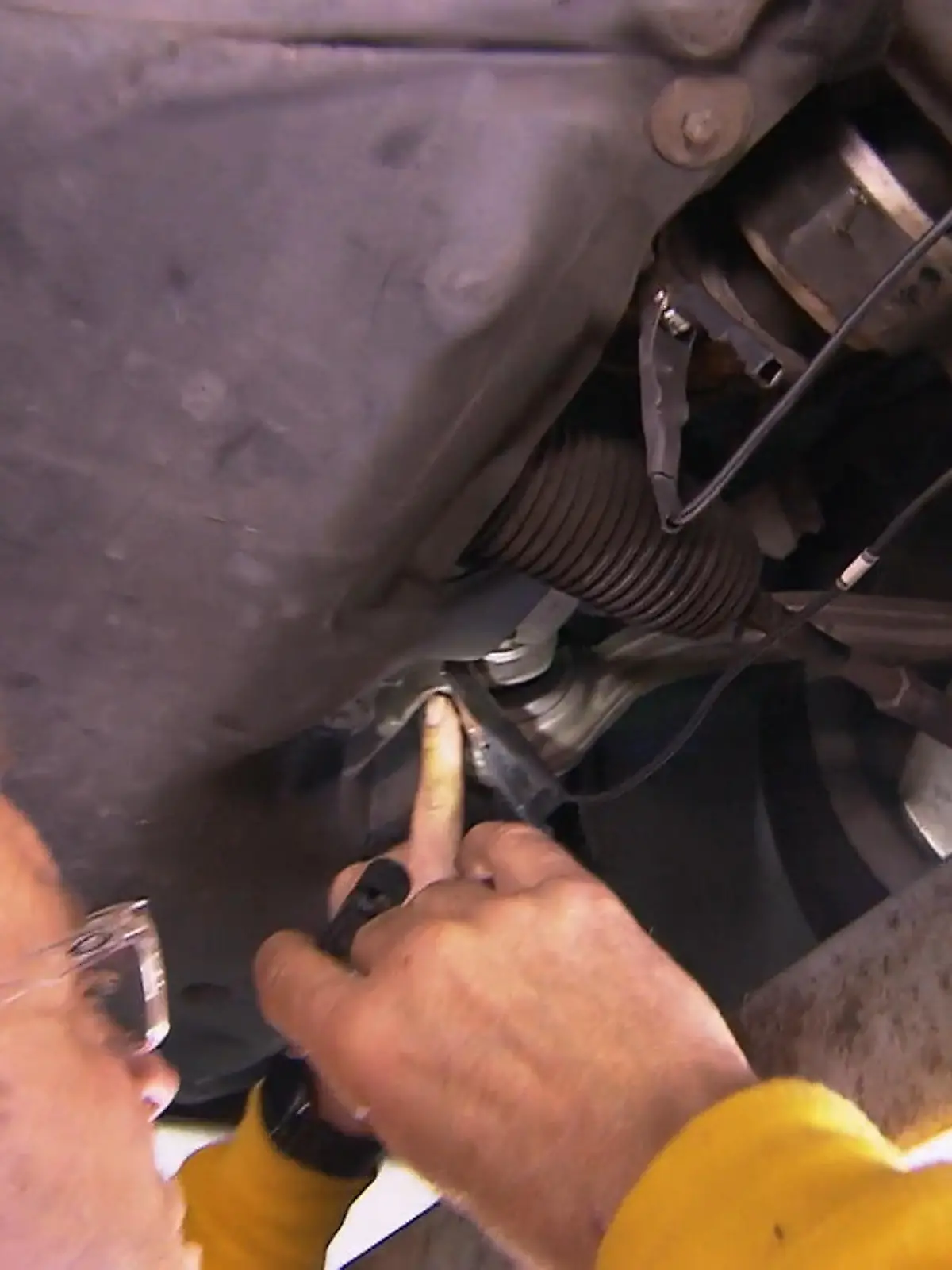 Bild zu: "Treffer an der Vorderachse"