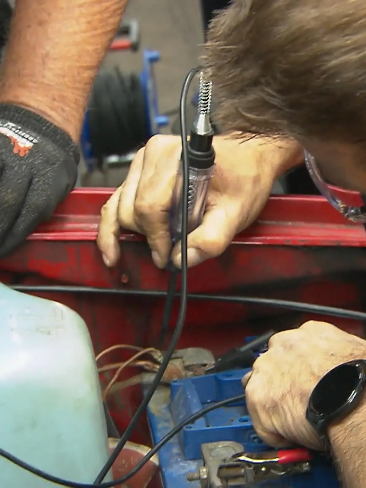 Bild zu: "Oxidiertes Kabel entdeckt – ist das der Auslöser?"