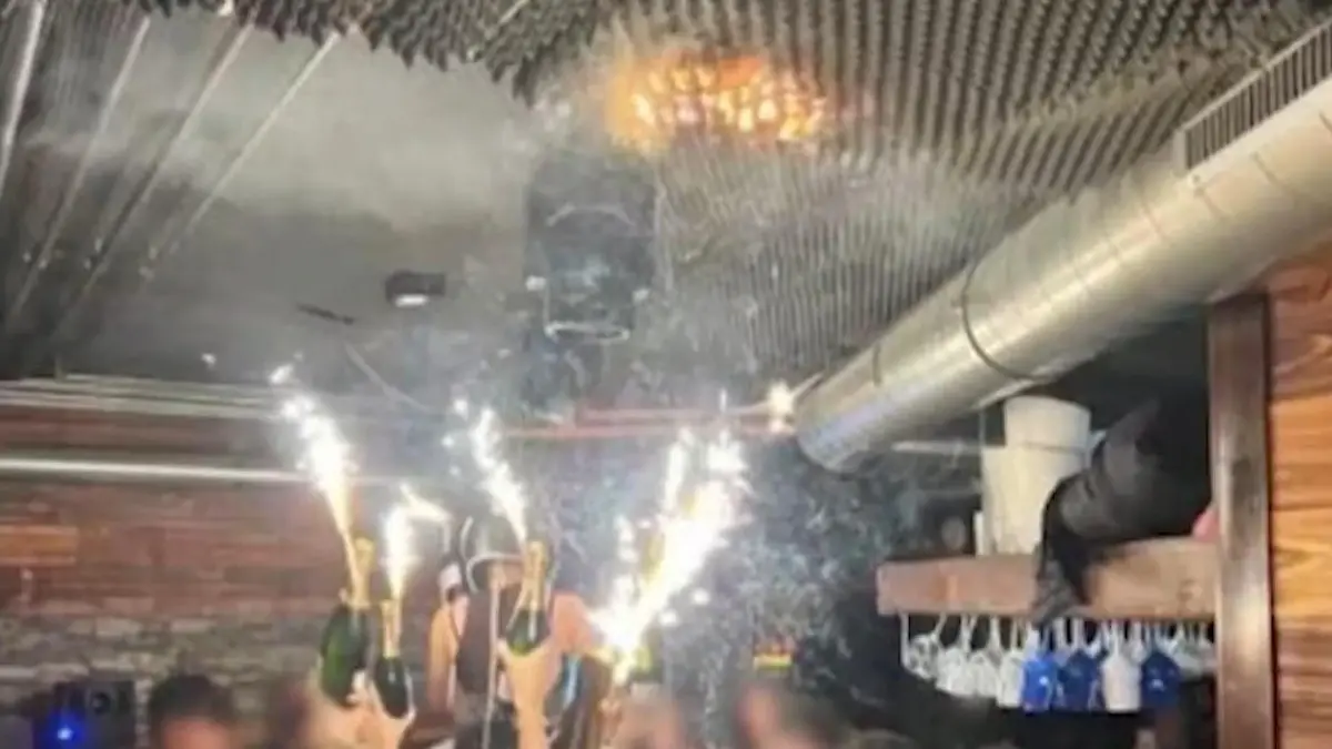 Nach tödlichem Unglück in Crans-Montana: Zeigen diese Bilder den Beginn des Brandes? Silvester-Drama in Schweizer Bar