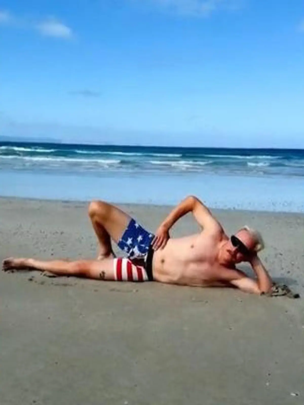 Bild zu: "Freches Comeback in Unterhose! Formel-1-Star meldet sich zurück"