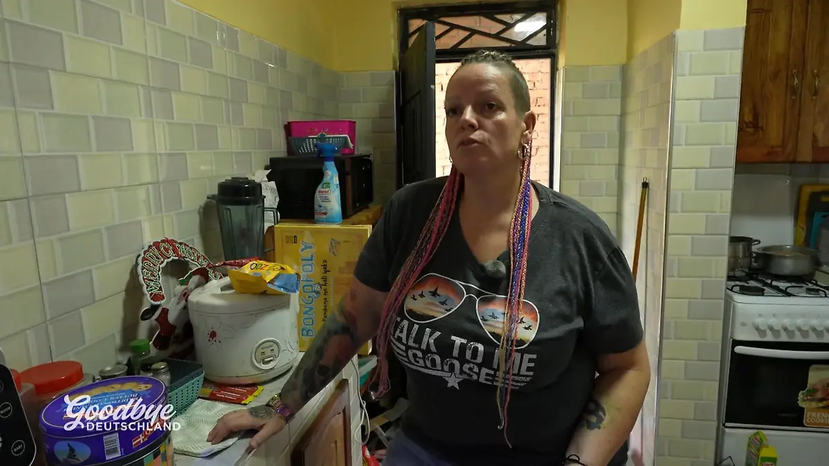 Janine und Atu im Heimatdorf Rückkehr zu den Wurzeln