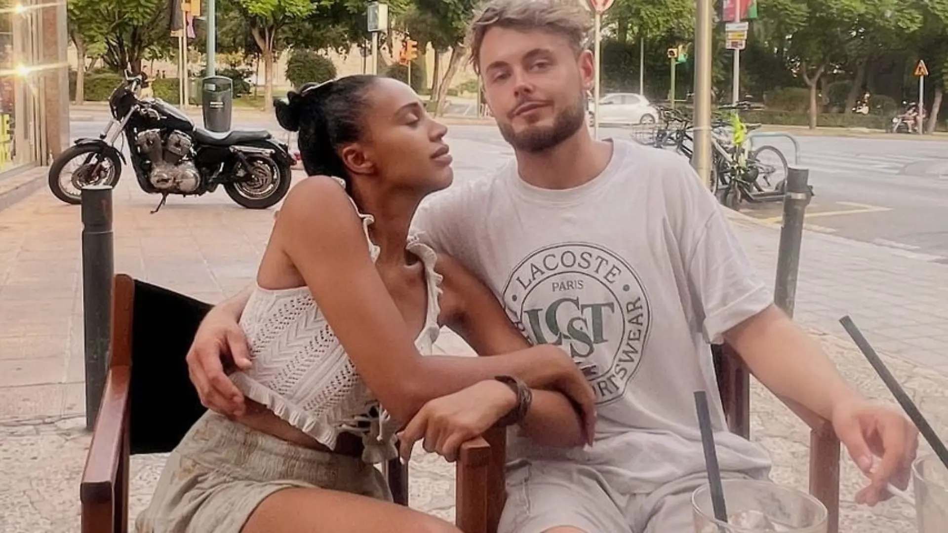Sarah Joelle Jahnel zeigt erstmals ihren neuen Freund.