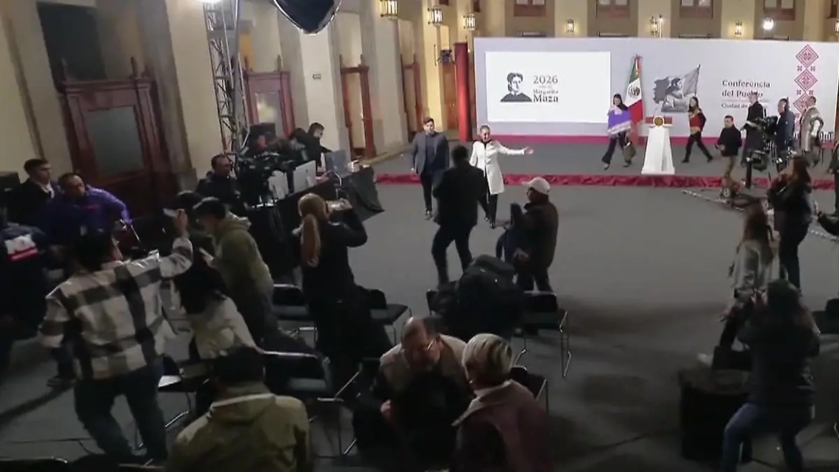 Erdbeben-Alarm! Präsidentin muss aus Pressekonferenz flüchten Evakuierung in Mexiko