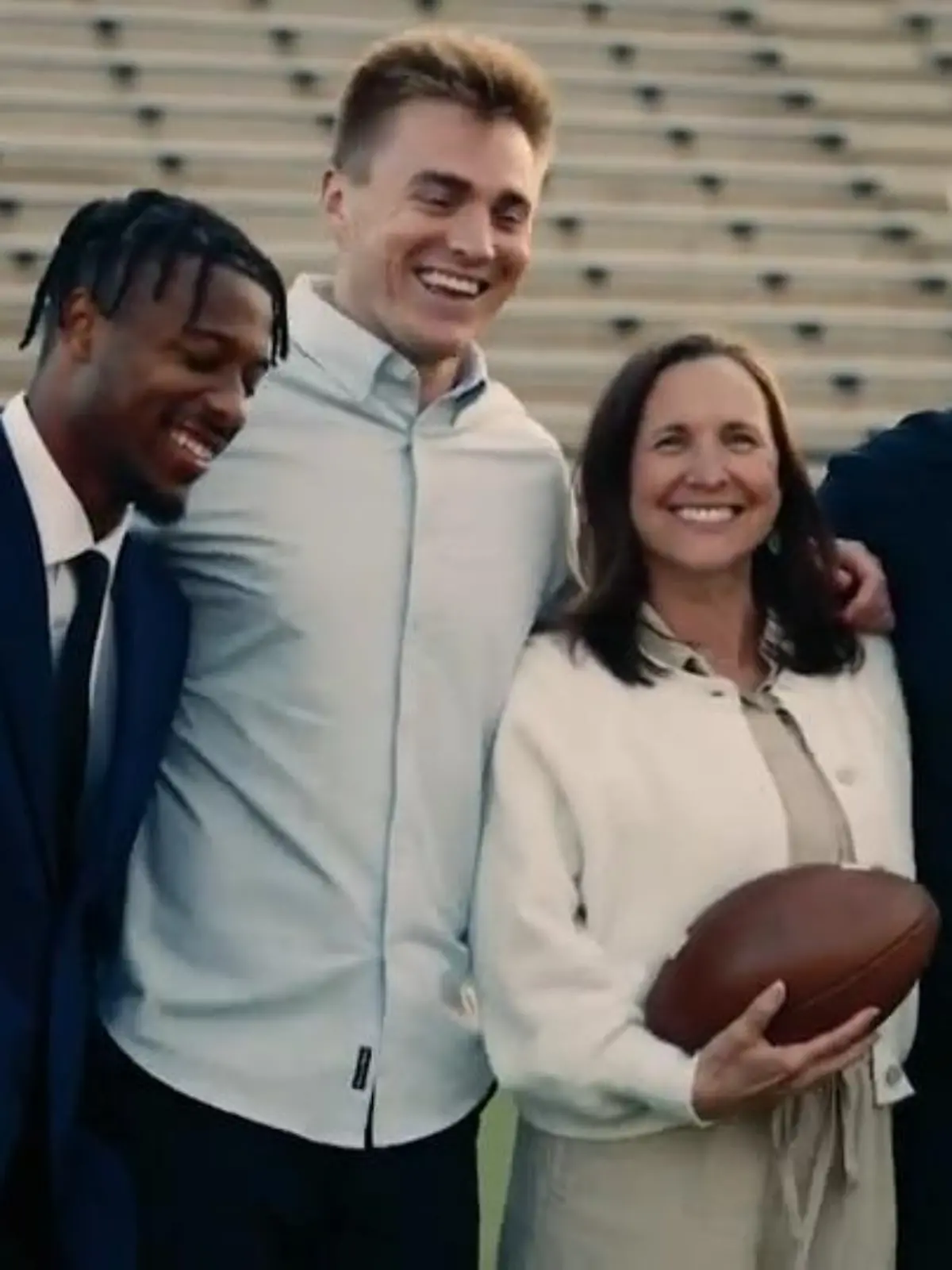 Bild zu: "Ungleiche Brüder! Das ist die bewegende Familiengeschichte von Bo Nix"