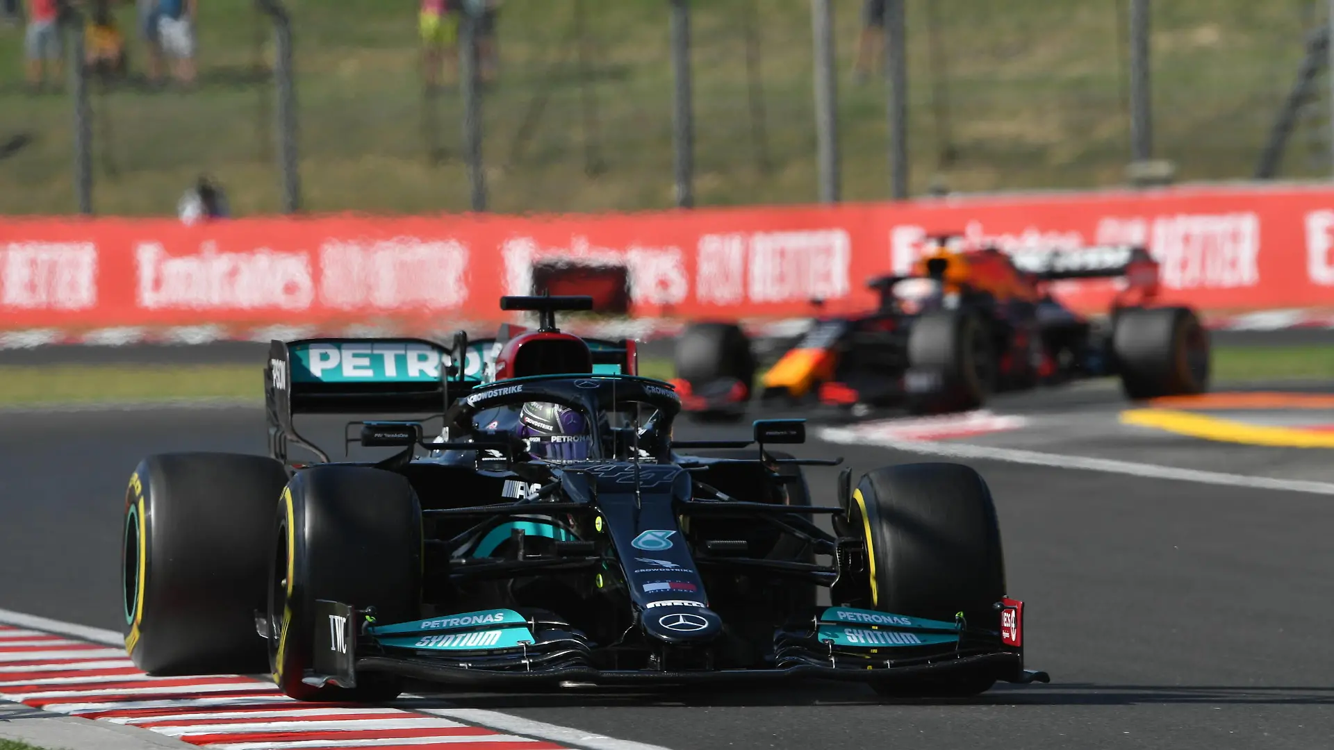  Formula 1 2021: Hungarian GP HUNGARORING, HUNGARY - JULY 30: Sir Lewis Hamilton, Mercedes W12 during the Hungarian GP at Hungaroring on Friday July 30, 2021 in Budapest, Hungary. Photo by Mark Sutton / Sutton Images Images PUBLICATIONxINxGERxSUIxAUTxHUNxONLY GP2111_135414MS2_7879