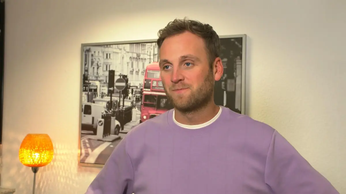 Leon Windscheid kehrt zu nach zehn Jahren zur Show zurück Wer wird Millionär?