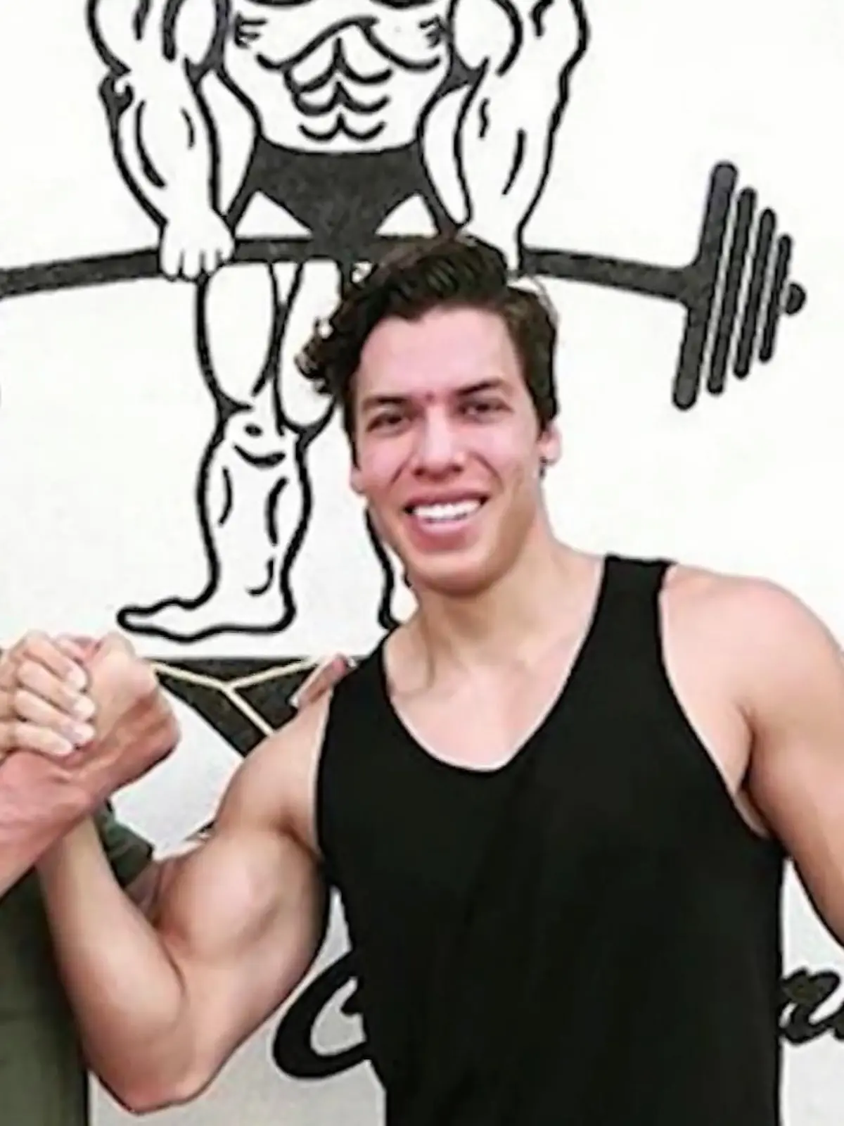 Bild zu: "Arnold Schwarzeneggers Sohn Joseph oben ohne beim Reiten"