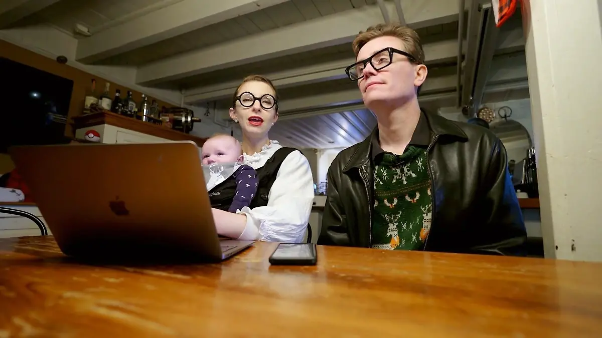 Paar entwirft Kinder am PC für Weltverbesserung Pronatalismus: Weltrettungskult