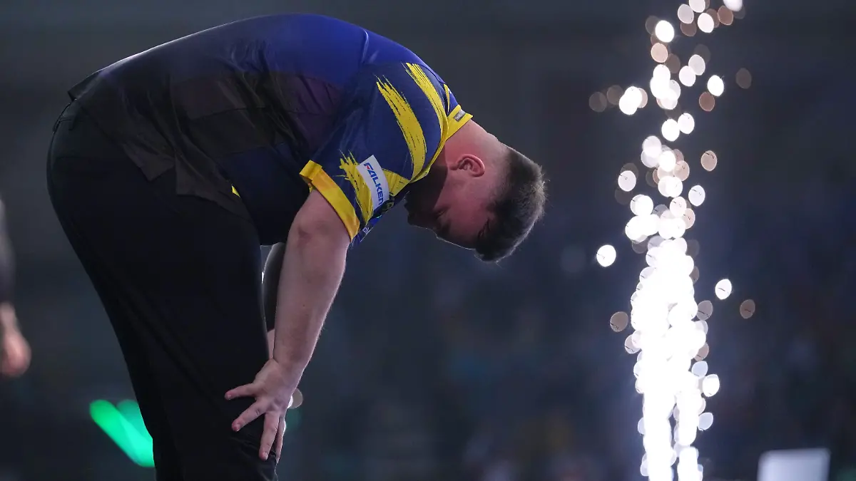 Luke Littler stürmt unaufhaltsam zu seinem zweiten WM-Titel. Im Finale lässt der 18-Jährige seinem Herausforderer nicht den Hauch einer Chance.