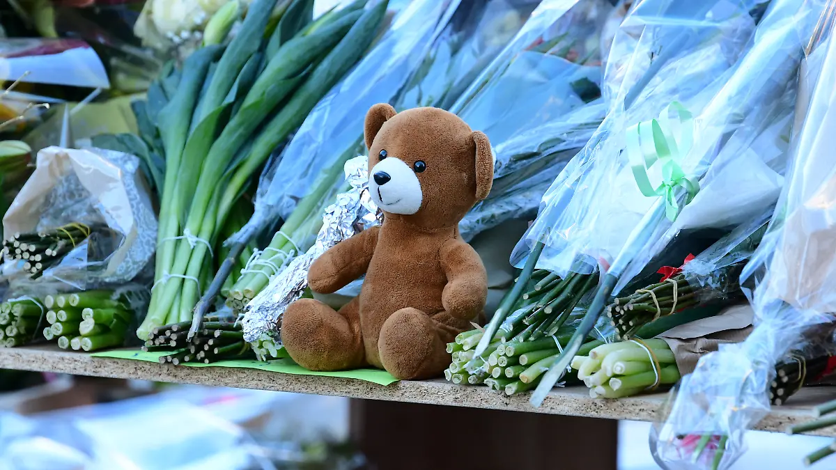 Liveticker-zur-Feuer-Trag-die-in-Crans-Montana-Schweiz-Stille-nach-der-Feuernacht-Trauermarsch