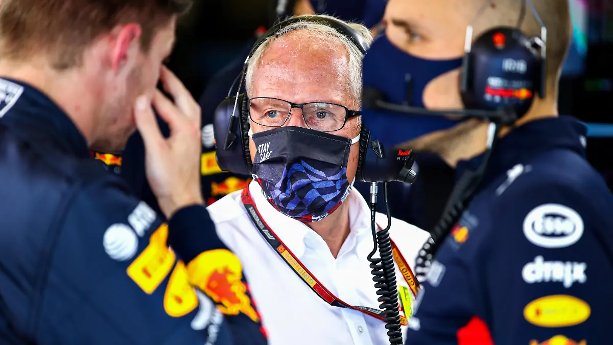 NORTHAMPTON, ENGLAND - AUGUST 08: Red Bull Racing Team Consultant Dr Helmut Marko looks on in the garage during final practice for the F1 70th Anniversary Grand Prix at Silverstone on August 08, 2020 in Northampton, England. (Photo by Mark Thompson/Getty Images)
