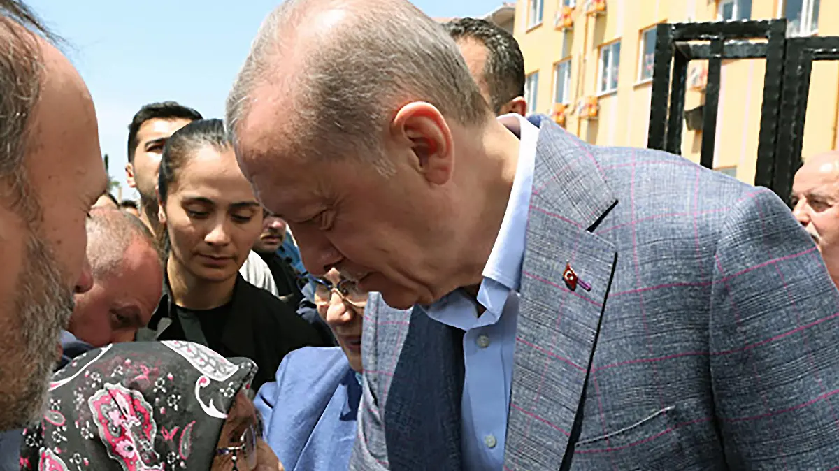 Turkish President Recep Tayyip Erdogan and his wife Emine Erdogan not see greet the crowd as they leave a polling station after voting in the presidential and parliamentary elections, in Istanbul, Turkey, on Sunday, May 14, 2023 in the Turkish city of Istanbul. Today, President Recep Tayyip Erdogan faces his biggest electoral test as the country heads to the polls in the country s general elections. Erdogan has been in power for more than two decades. PUBLICATIONxINxGERxSUIxAUTxHUNxONLY TRK2023051411 TurkishxPresidentxPressxOffice