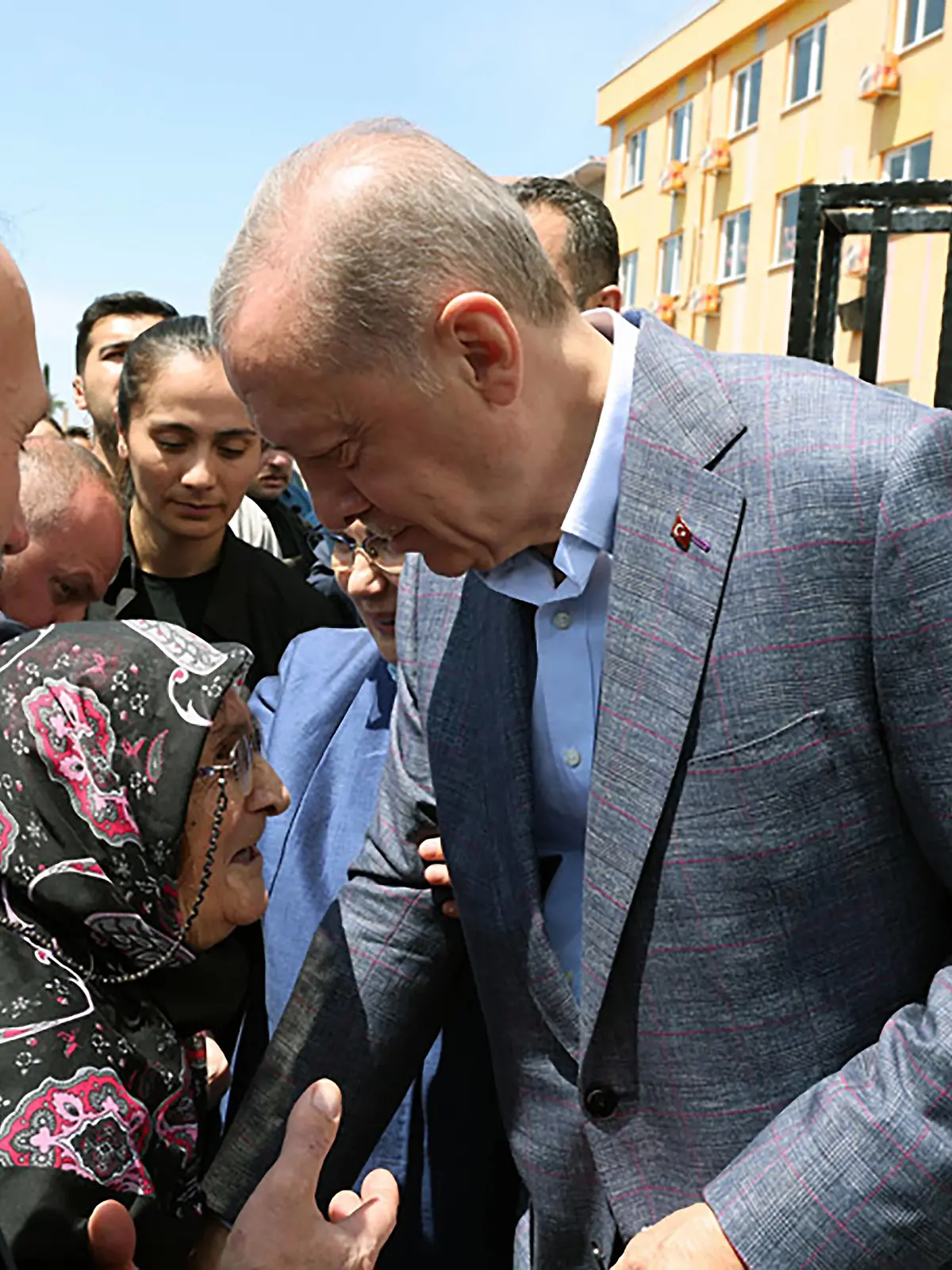 Turkish President Recep Tayyip Erdogan and his wife Emine Erdogan not see greet the crowd as they leave a polling station after voting in the presidential and parliamentary elections, in Istanbul, Turkey, on Sunday, May 14, 2023 in the Turkish city of Istanbul. Today, President Recep Tayyip Erdogan faces his biggest electoral test as the country heads to the polls in the country s general elections. Erdogan has been in power for more than two decades. PUBLICATIONxINxGERxSUIxAUTxHUNxONLY TRK2023051411 TurkishxPresidentxPressxOffice