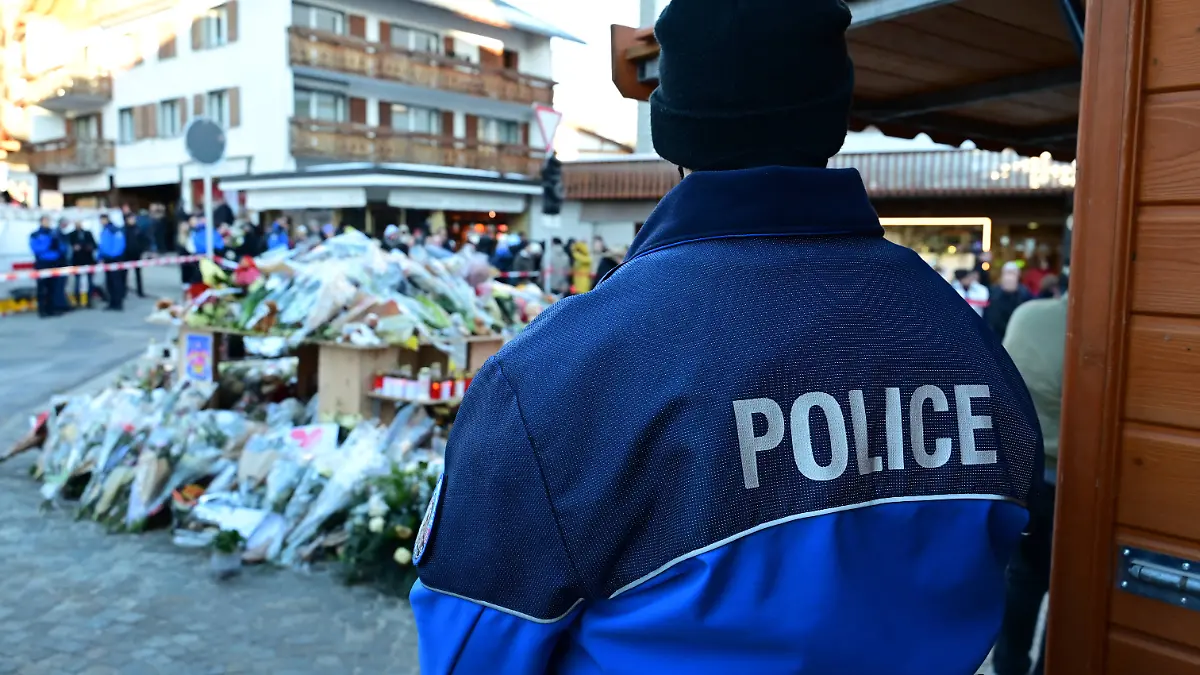 Liveticker-zur-Feuer-Trag-die-in-Crans-Montana-Schweiz-Barbetreiber-trotz-Strafverfahren-weiter-auf-freiem-Fu-