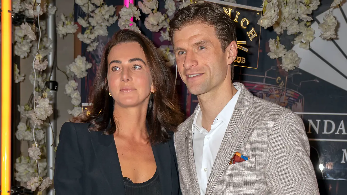 Thomas Müller mit Ehefrau Lisa (Archivfoto)