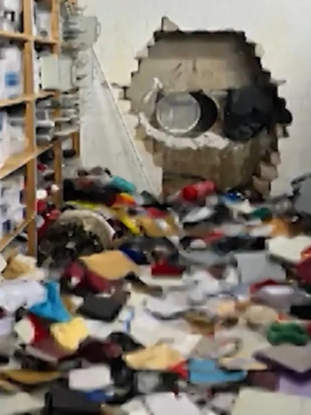 Bild zu: "Nach Sparkassen-Einbruch in Gelsenkirchen: Polizei findet neue Spur - in Mülleimer!"