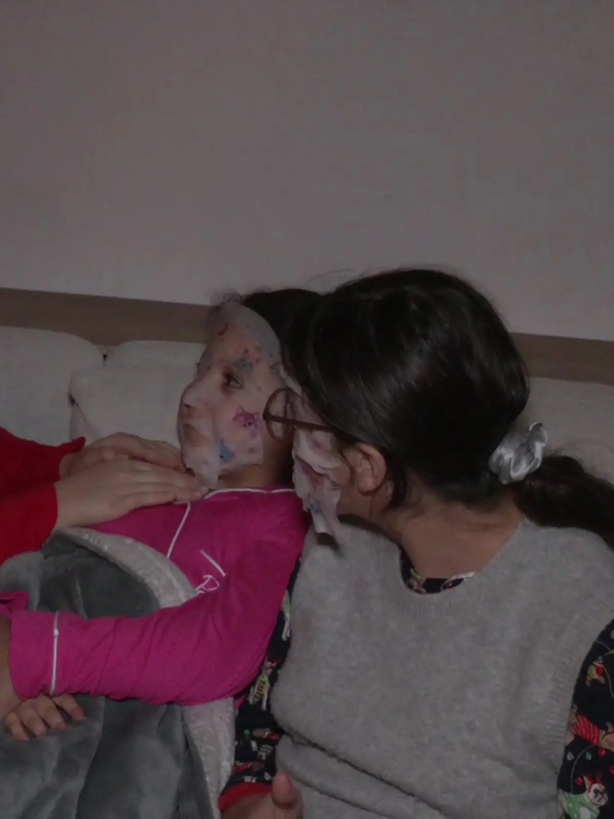 Bild zu: "Berliner Familie sitzt in der Kälte! Mutter stocksauer"