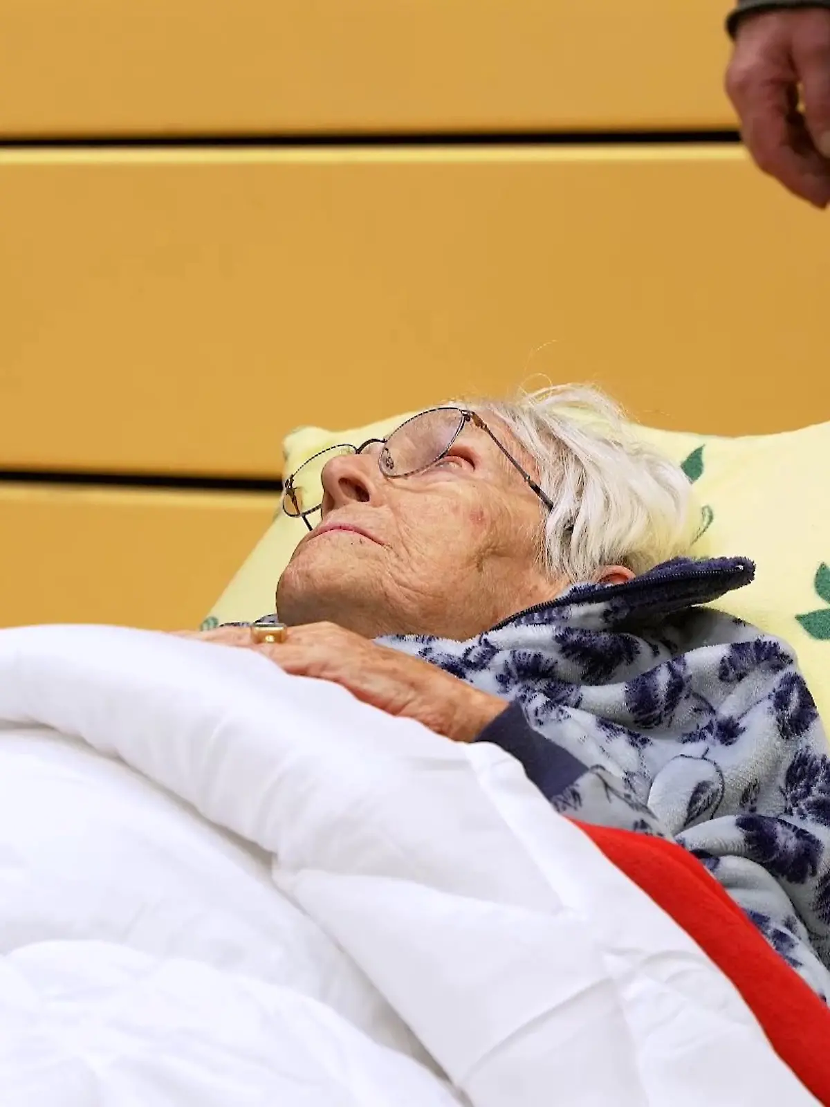 Bild zu: "Seniorin (97) Opfer von Stromausfall! Anschlag trifft besonders die, die sich nicht selbst helfen können "