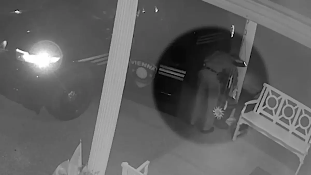 Polizist fackelt Pflegeheim komplett ab – weil er raucht! Von Überwachungskamera überführt