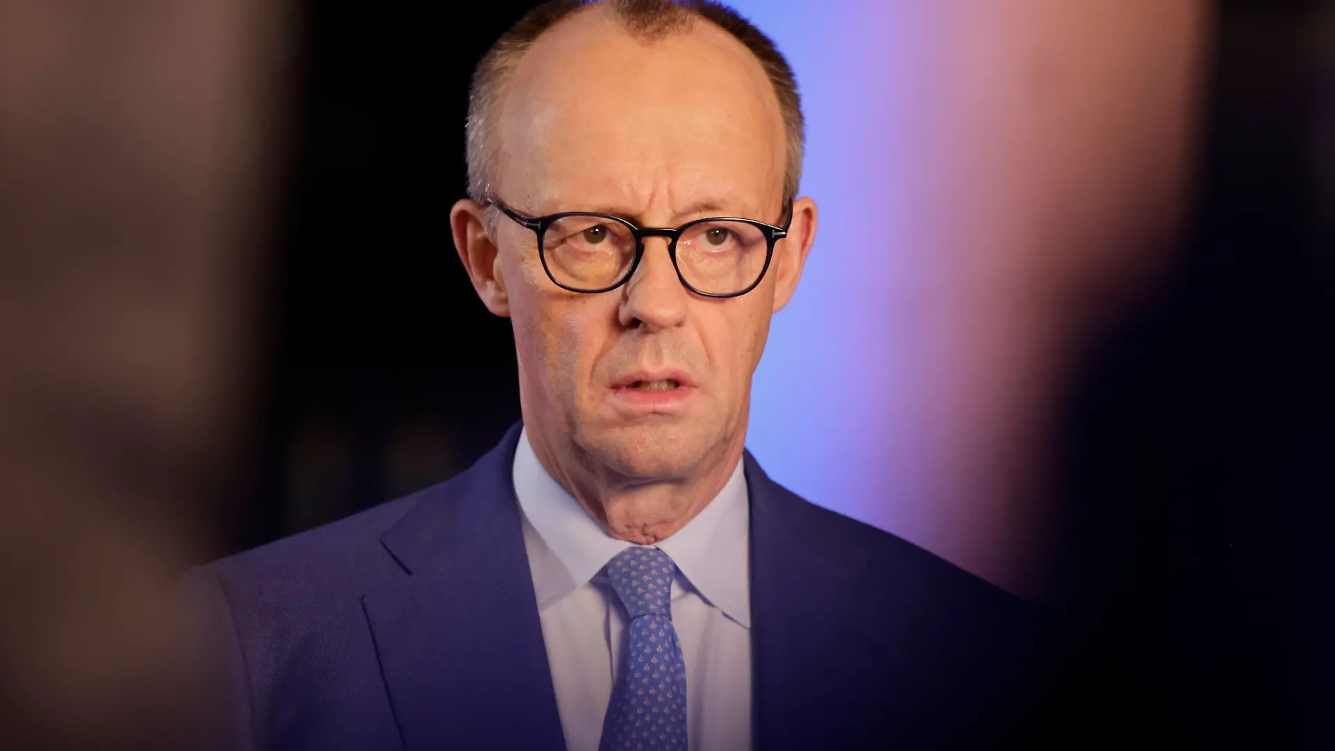Bundeskanzler Friedrich Merz bei der Aufzeichnung seiner ersten Neujahrsansprache