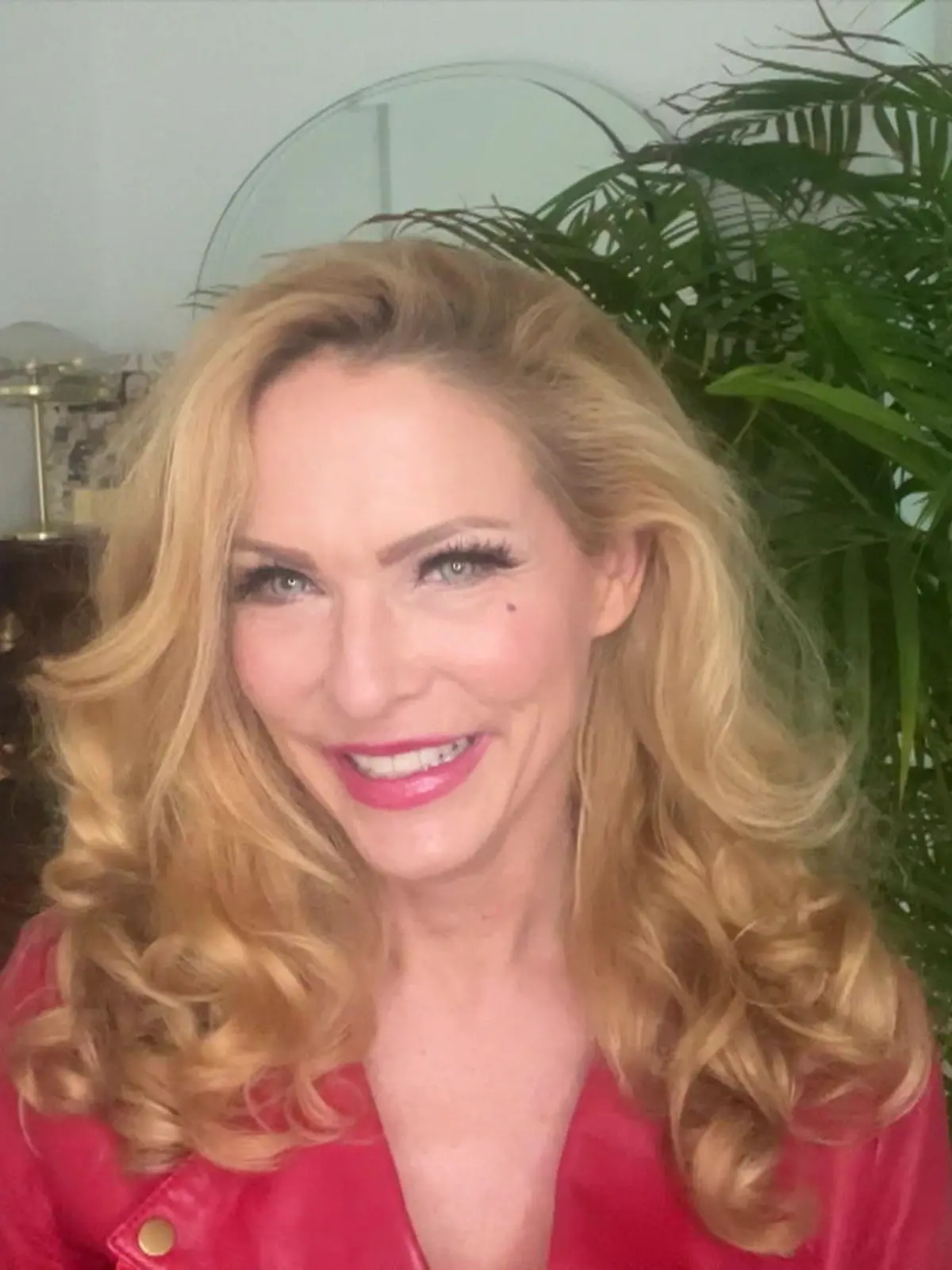 Bild zu: "Jetzt steht Sonya Kraus‘ „Let’s Dance“-Teilnahme nichts mehr im Weg!"