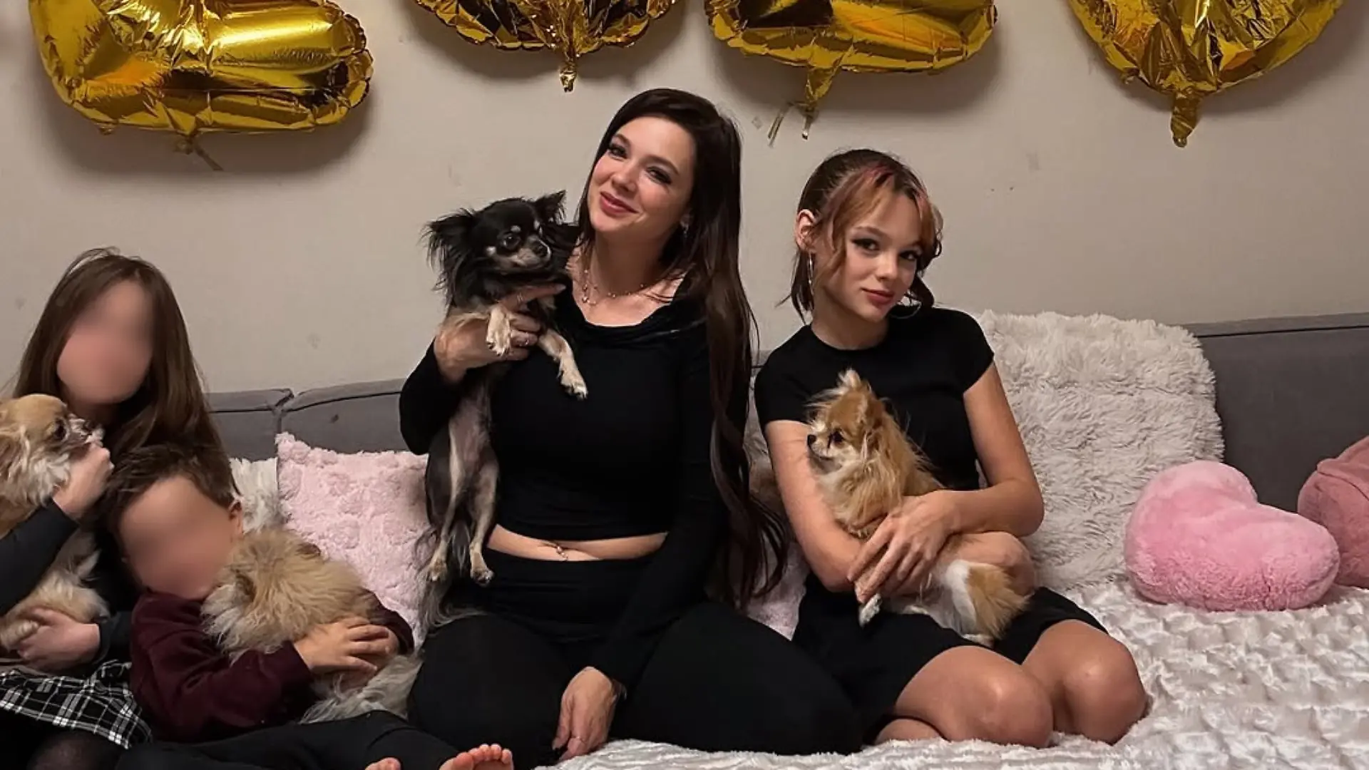Anne Wünsche trennt sich von einem ihrer Hunde.