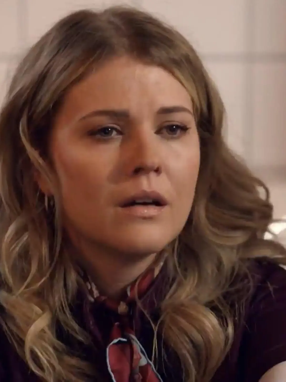 Alicia ist nach ihrer Kündigung am Boden. 