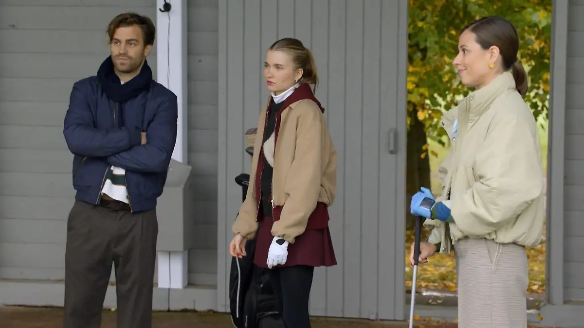 Jo bringt seine Kinder auf dem Golfplatz zusammen.