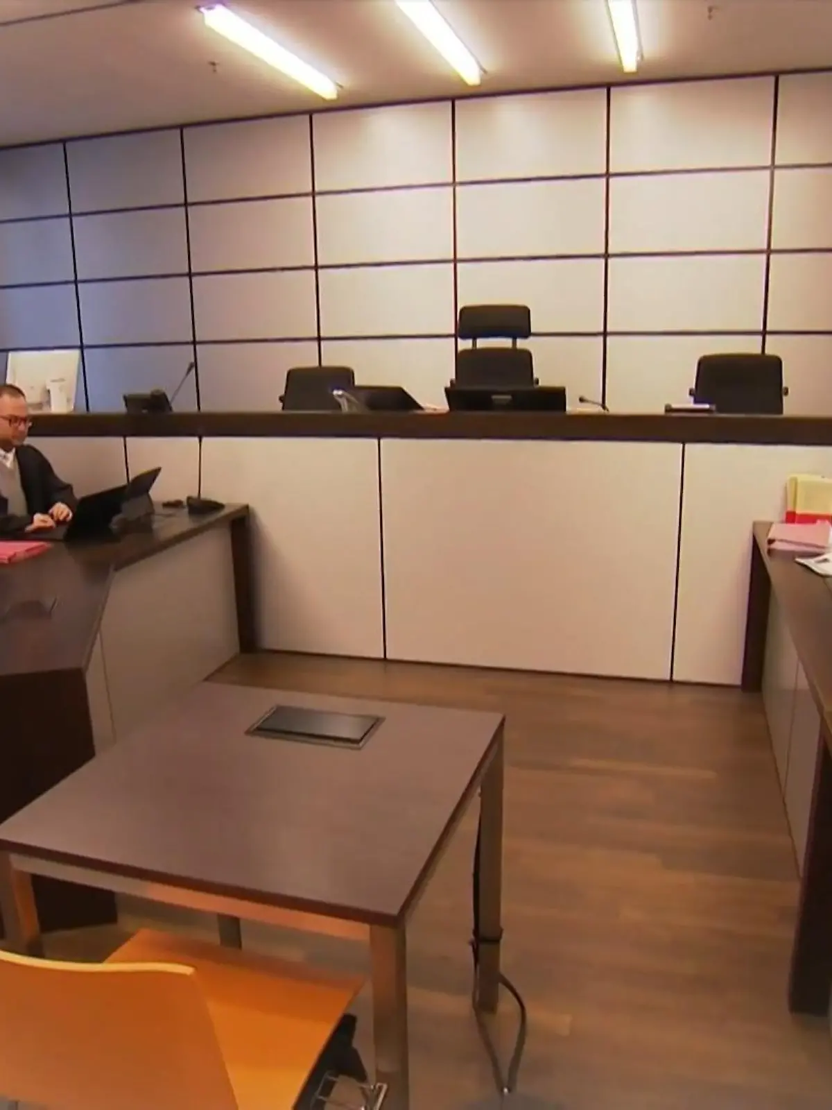 Bild zu: "Warum Pädophilen Jäger für die Polizei ein Problem sind"