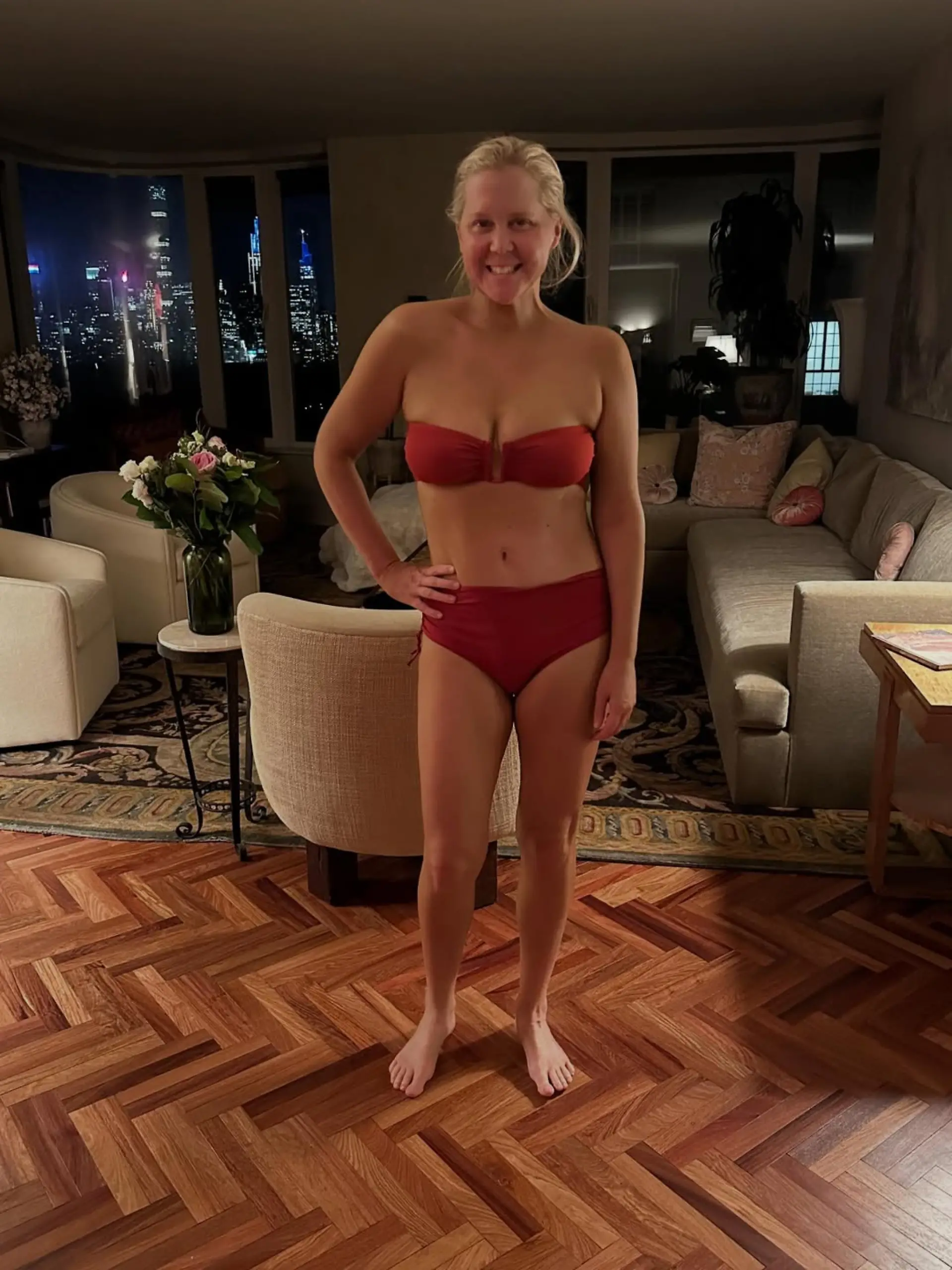 Im Bikini zeigt sich der Star Anfang 2026 auf Instagram.