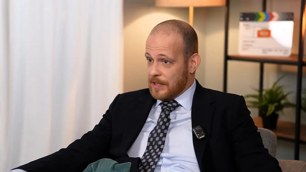 Unter uns”-Vorschau heute auf RTL+: Bei Esma und Tobias kommt das  Baby-Thema auf