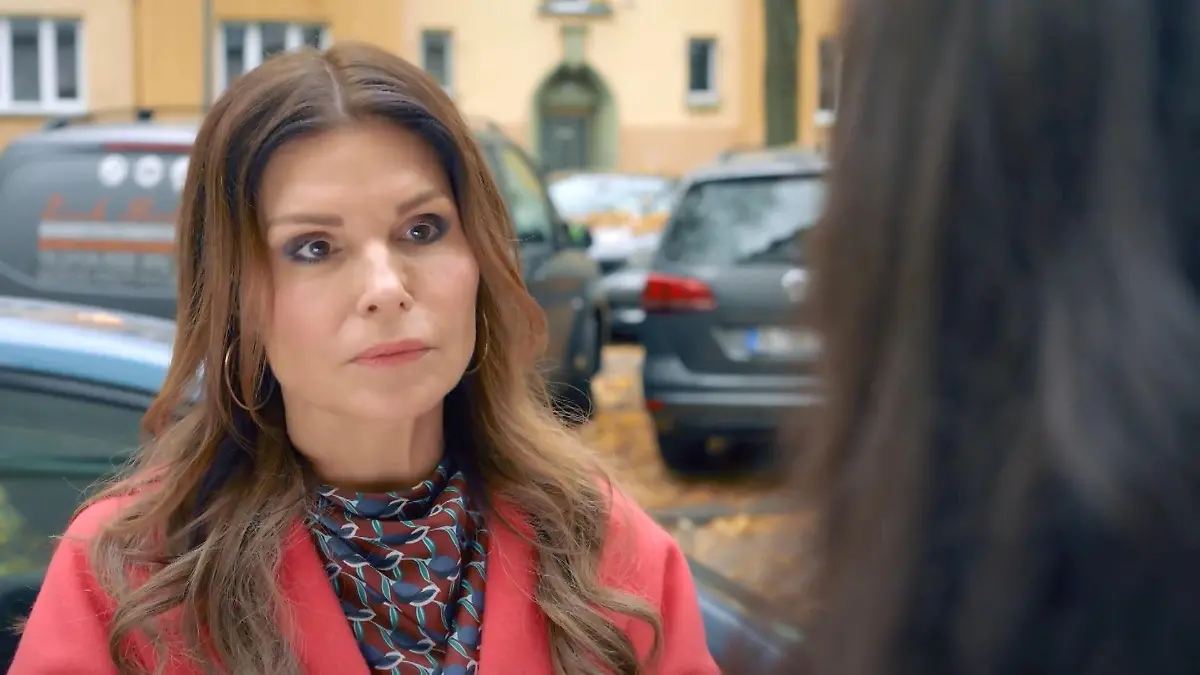 Britta vertraut sich Naomi an „Unter uns“-Folge vom 08.01.26 auf RTL+