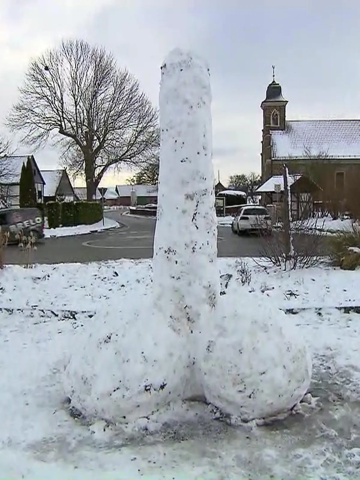 Bild zu: "Schneepenis in Menden"