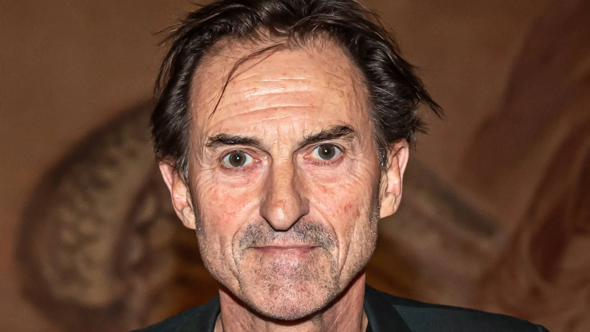 Rene van’t Hof besucht 2021 im Internationaal Theater in Amsterdam eine Premiere