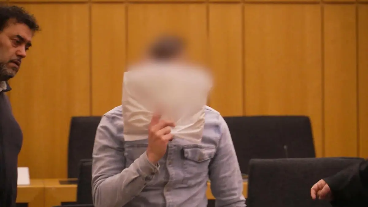 An Bushaltestelle vergewaltigt? Prozessauftakt in Münster