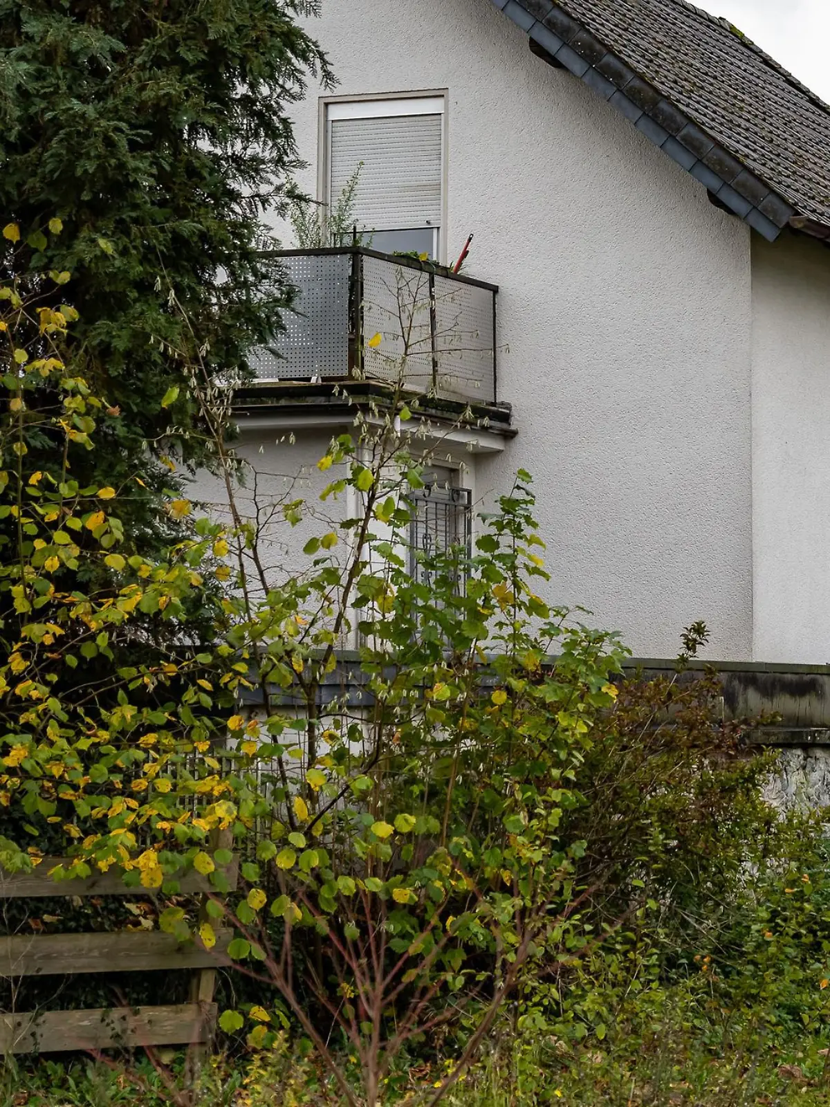 Bild zu: "Mädchen jahrelang eingesperrt – Prozess"