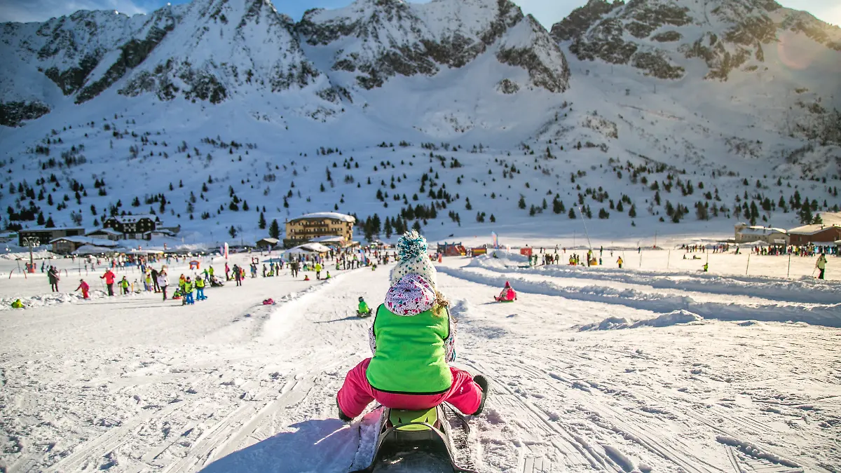 Schlitten-aus-Holz-und-Plastik-im-Test-Kesser-KHV-und-Co-welches-Modell-holt-sich-den-Testsieg-