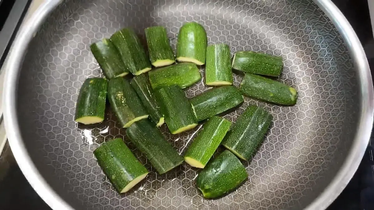 Zucchini mit Speck und Parmesan Hensslers schnelle Nummer