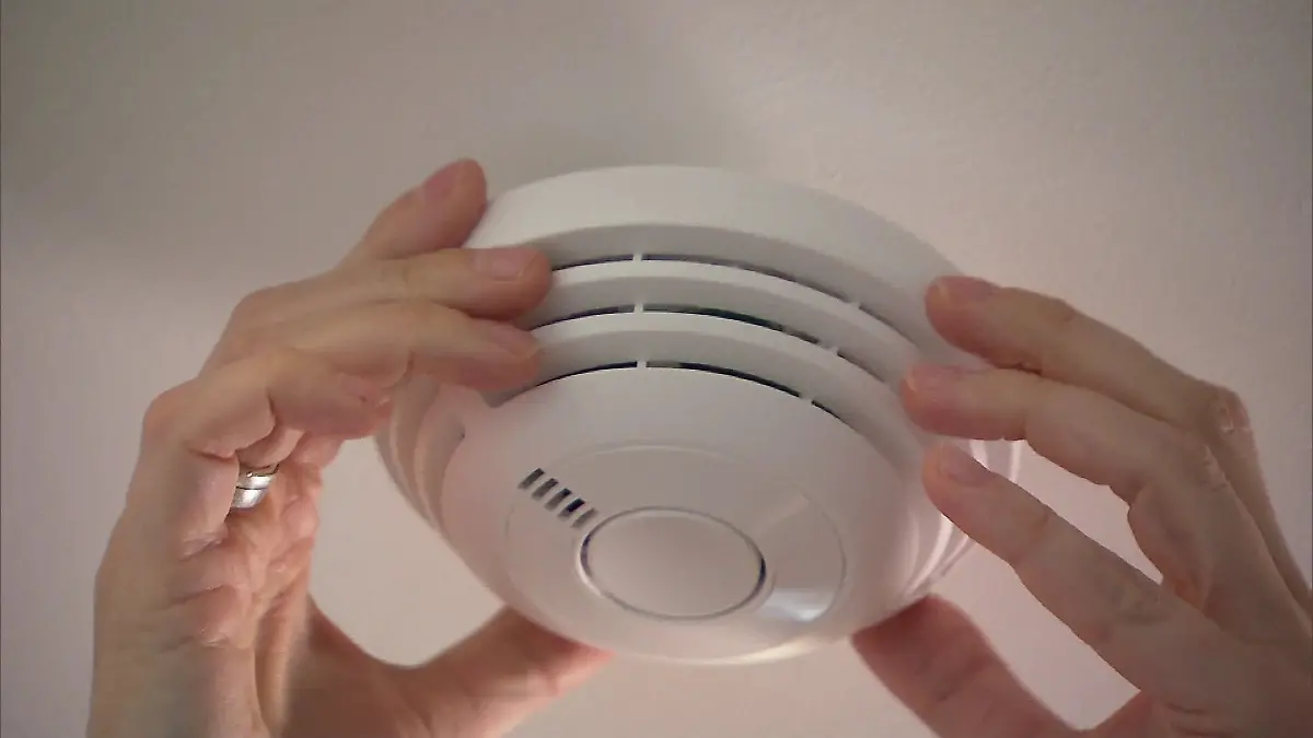 Osnabr-ck-Feuerwehr-r-ckt-wegen-verbrannter-Rippchen-aus-und-findet-Drogen-