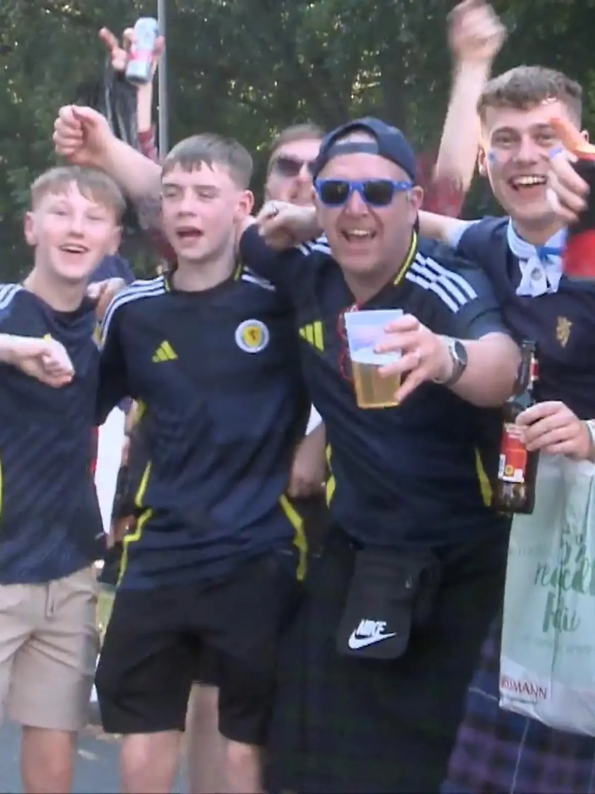 Bild zu: "Schottland im WM-Fieber! Doch die wichtigste Entscheidung trifft König Charles"