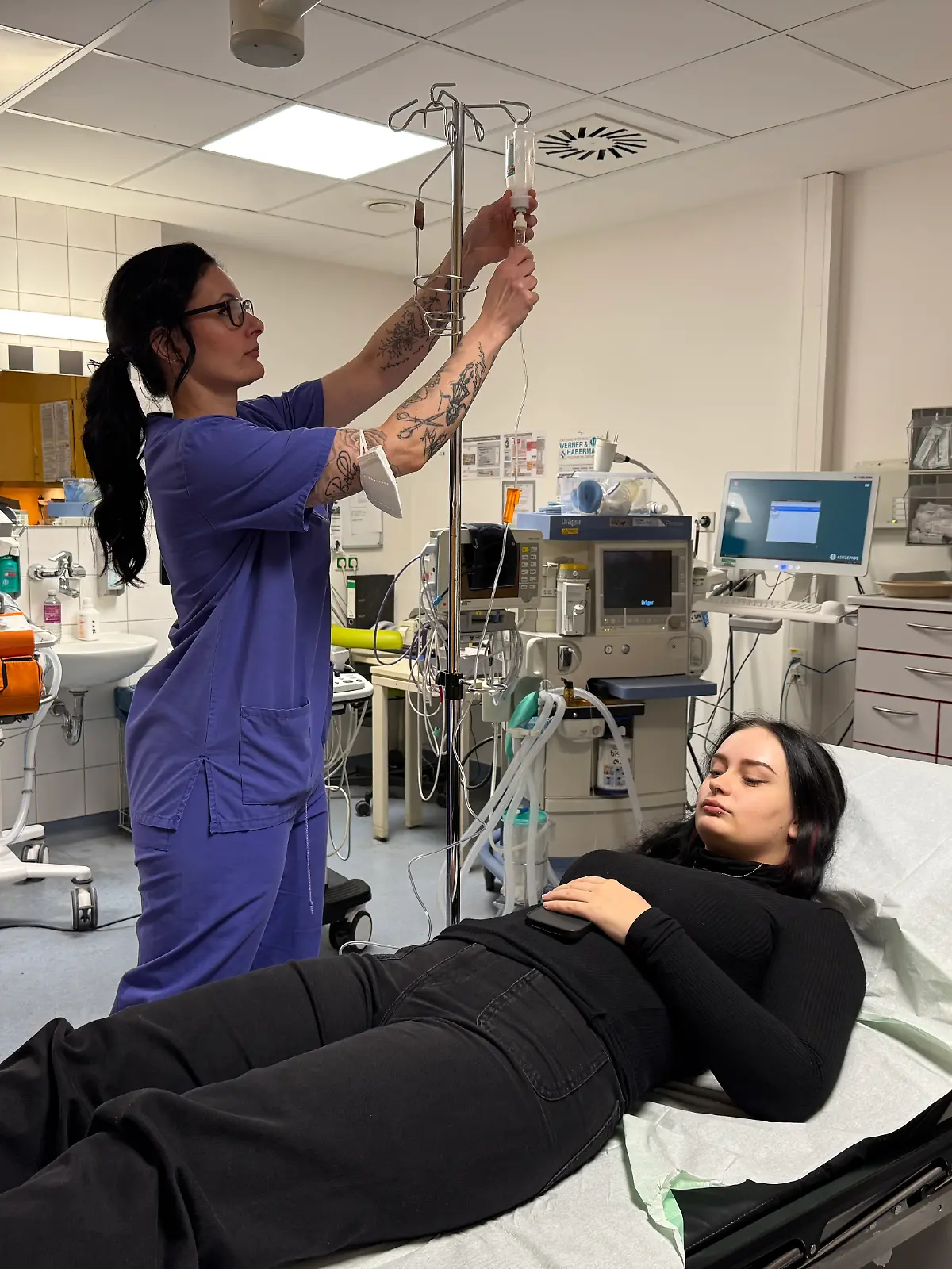 Bild zu: "Kein einziges Bett mehr frei! Winter-Chaos versetzt Kliniken im Norden in Dauerstress"