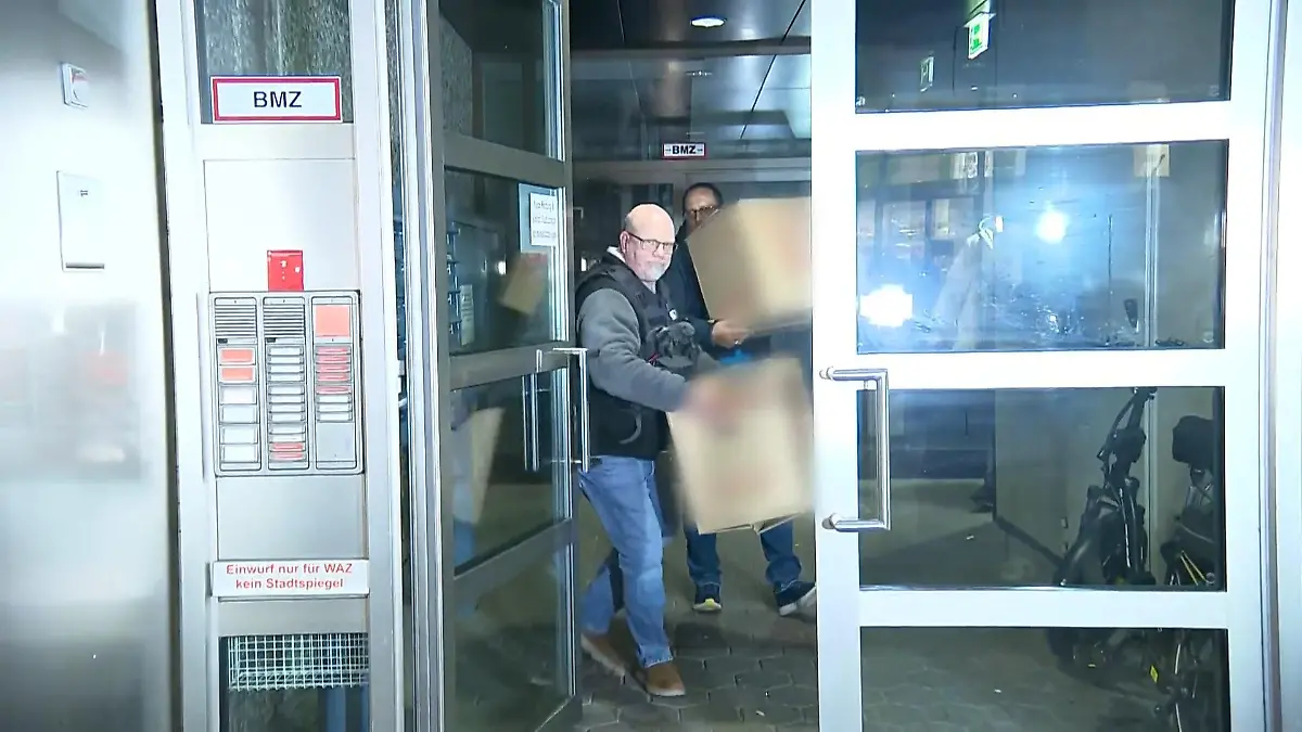 Razzia nach Millionencoup in Gelsenkirchen Sparkassen-Filiale durchsucht